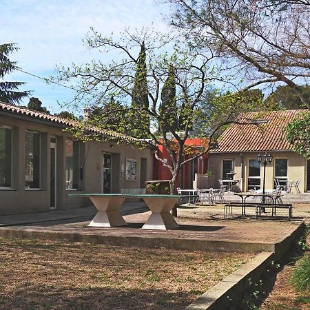 Auberge De Jeunesse Hi ニーム エクステリア 写真